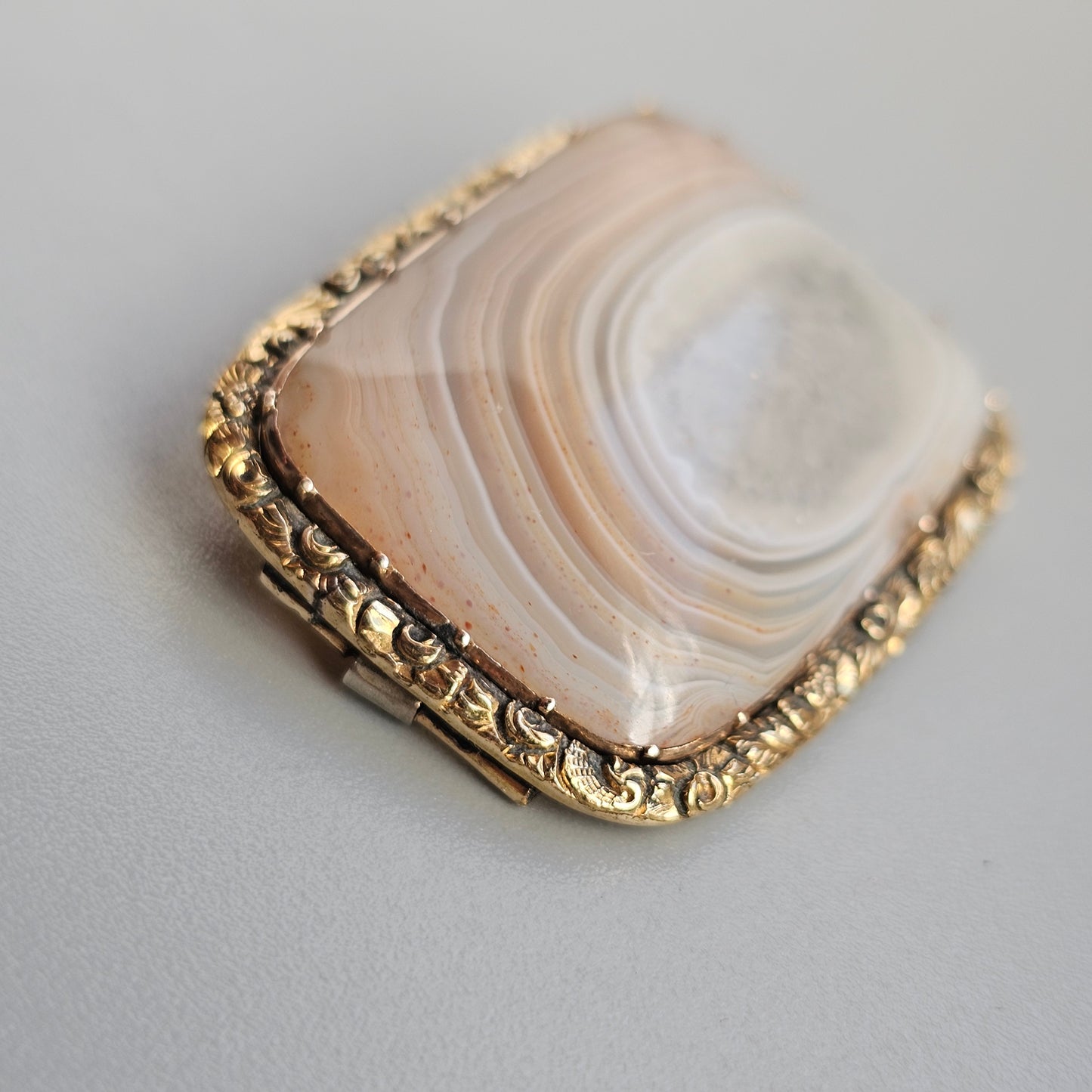 Antique Georgian Pinchbeck Banded Agate Brooch