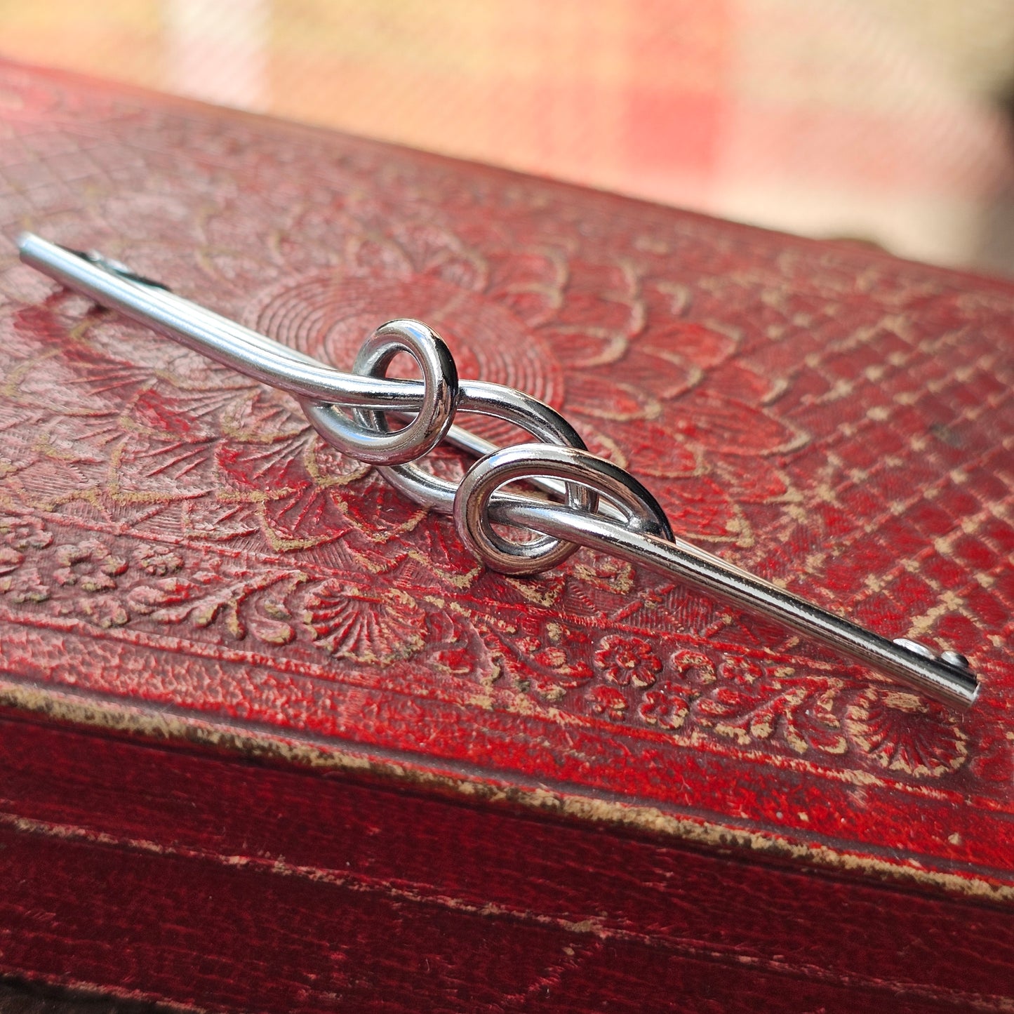 Vintage Art Deco Chrome Knot Bar Brooch