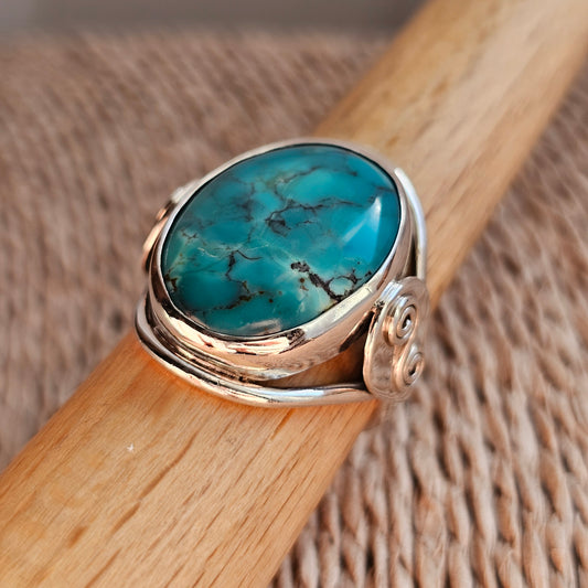 Vintage Sterling Silver Turquoise Cabochon Celtic Style Ring