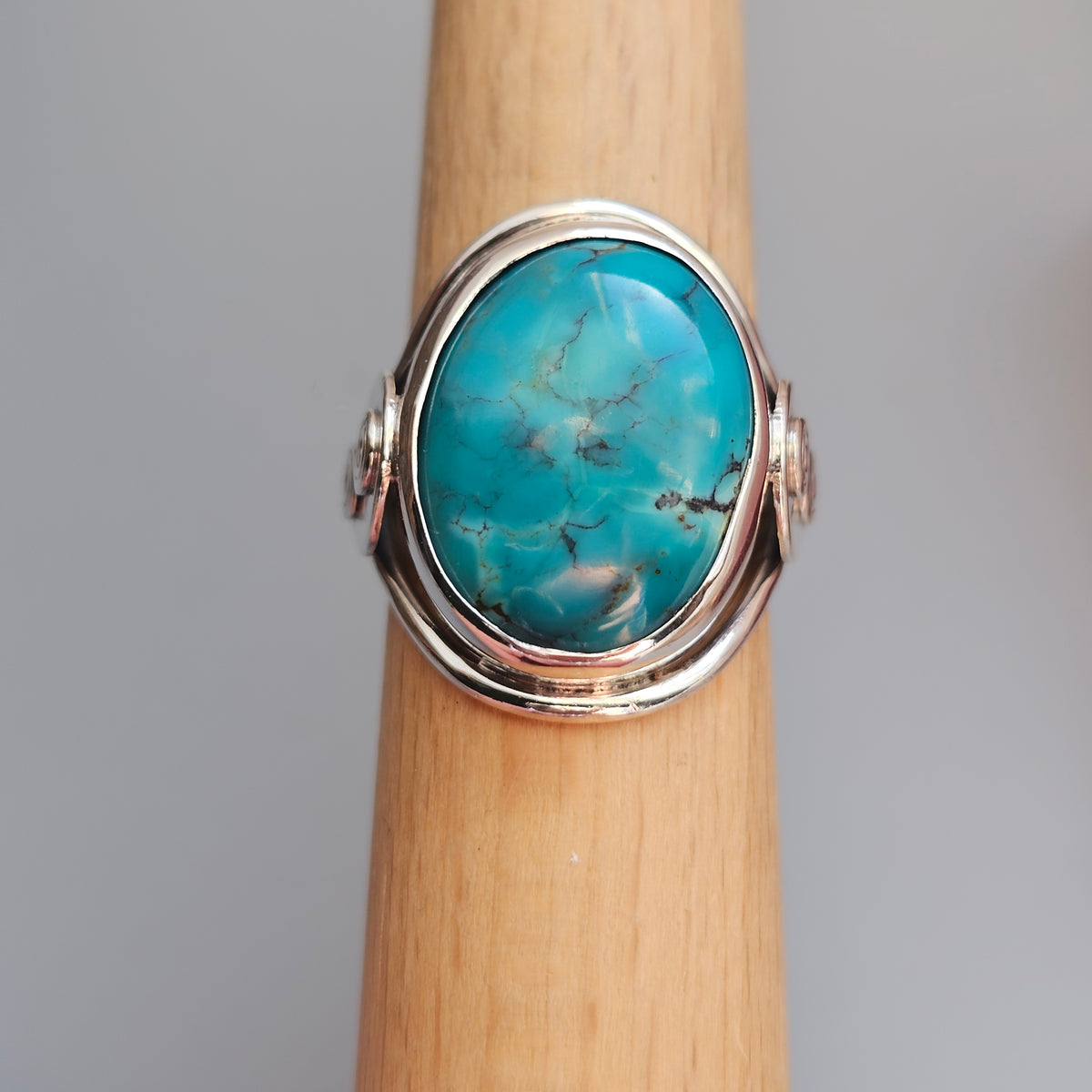 Vintage Sterling Silver Turquoise Cabochon Celtic Style Ring