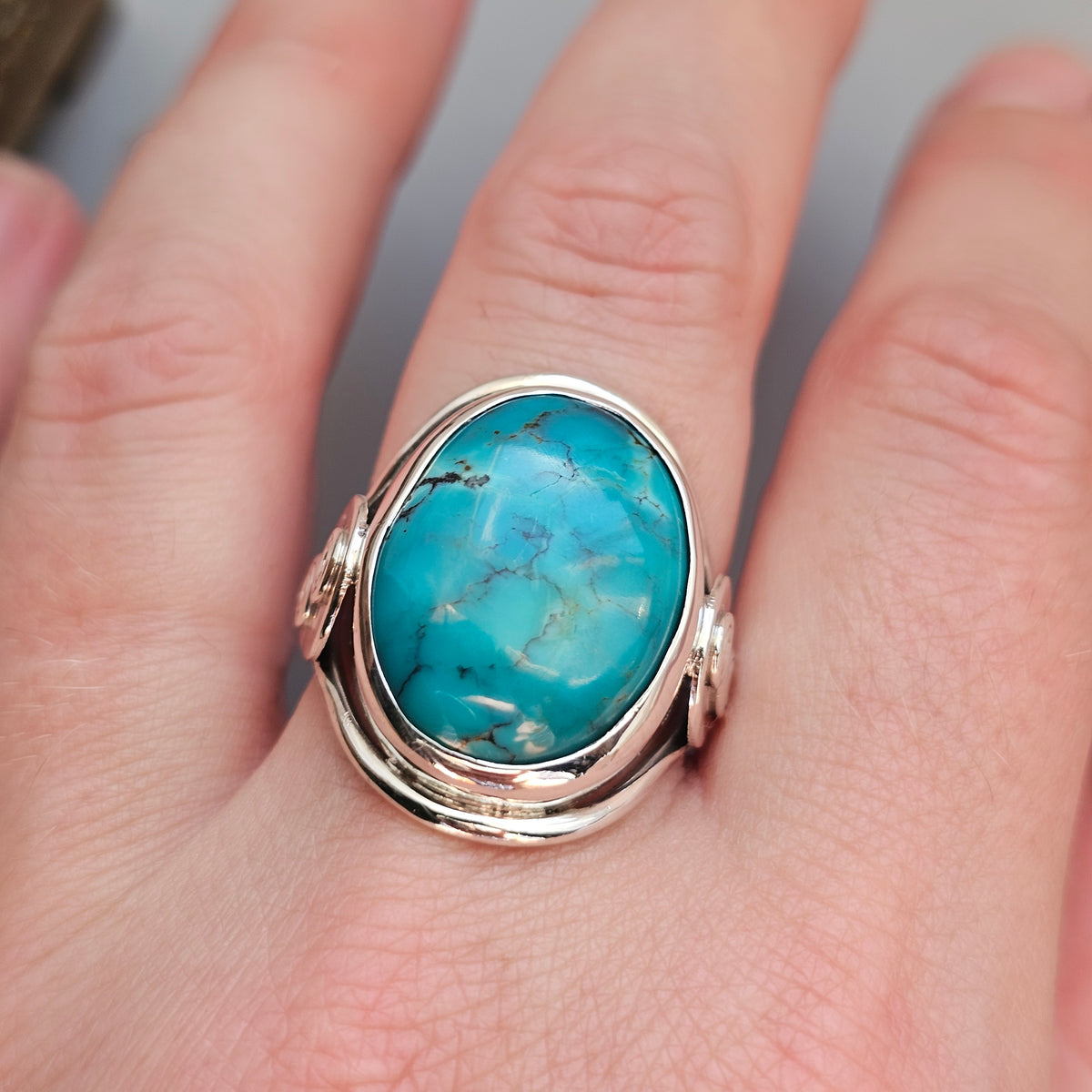 Vintage Sterling Silver Turquoise Cabochon Celtic Style Ring