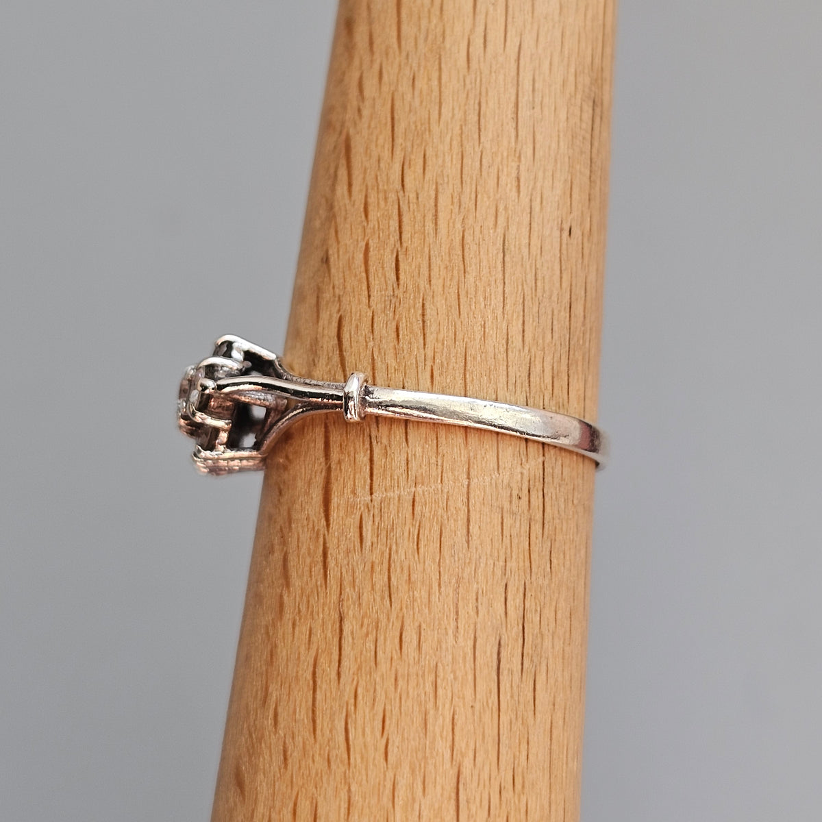 Vintage 1980s Sterling Silver Clear Stone Cluster Ring