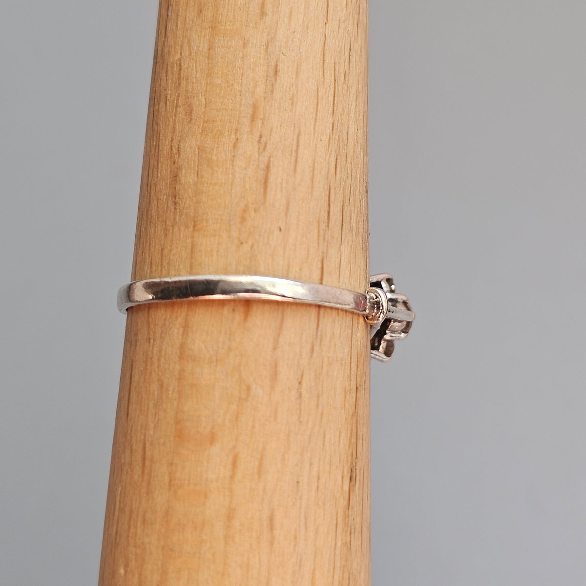Vintage 1980s Sterling Silver Clear Stone Cluster Ring
