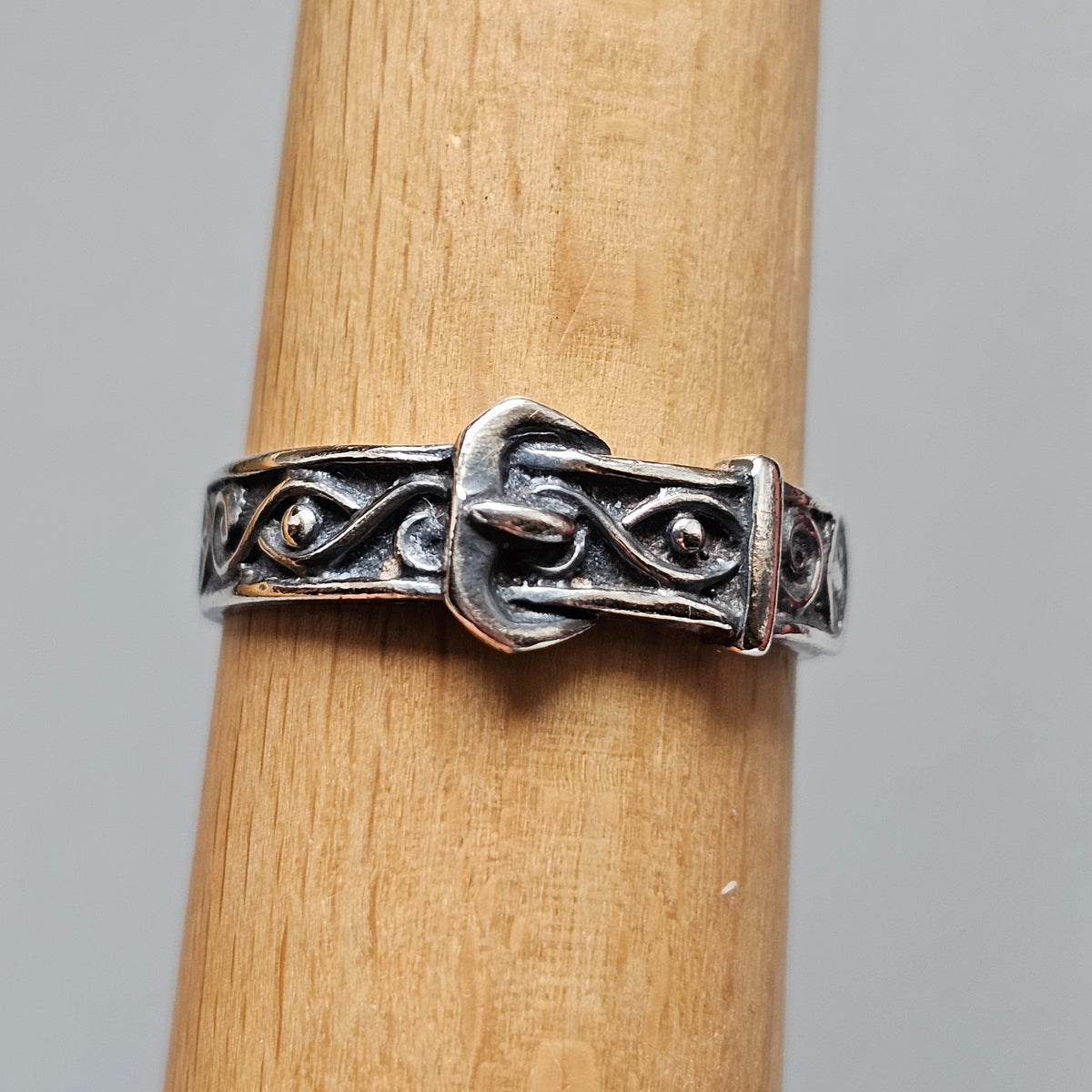 Vintage 1980s Sterling Silver Victorian Revival Buckle Ring 1984
