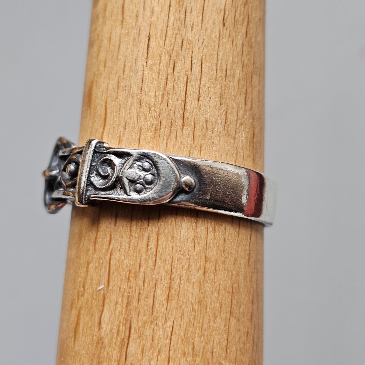 Vintage 1980s Sterling Silver Victorian Revival Buckle Ring 1984