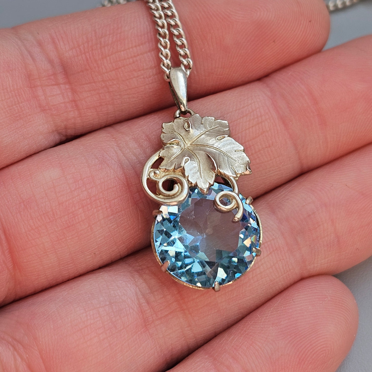 Vintage 1930s Art Deco Blue Glass Pendant Necklace