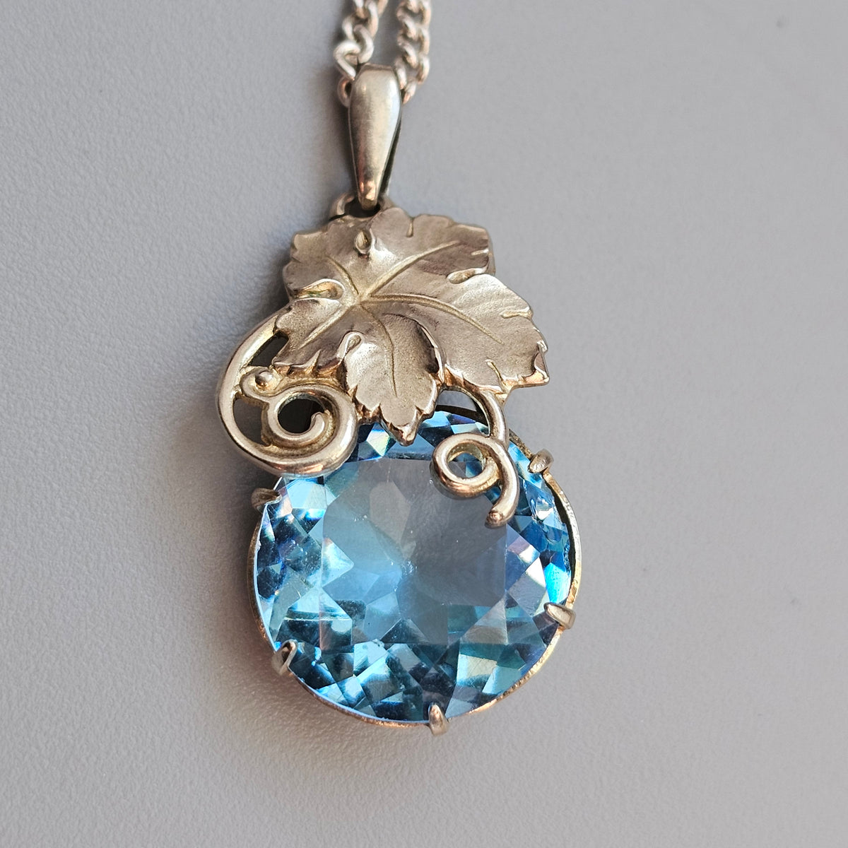 Vintage 1930s Art Deco Blue Glass Pendant Necklace