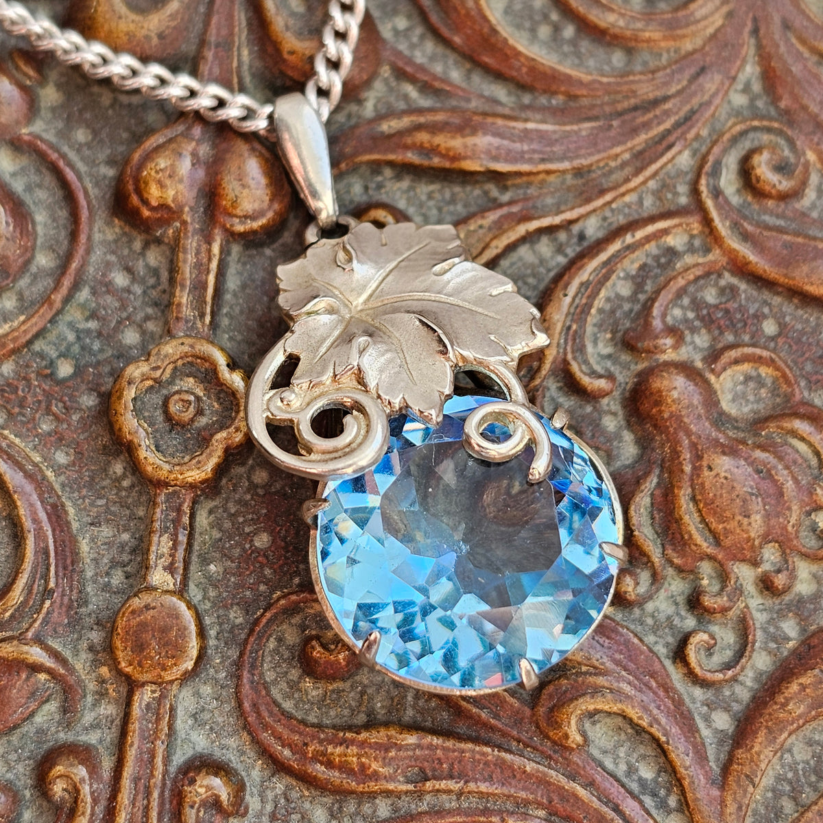 Vintage 1930s Art Deco Blue Glass Pendant Necklace