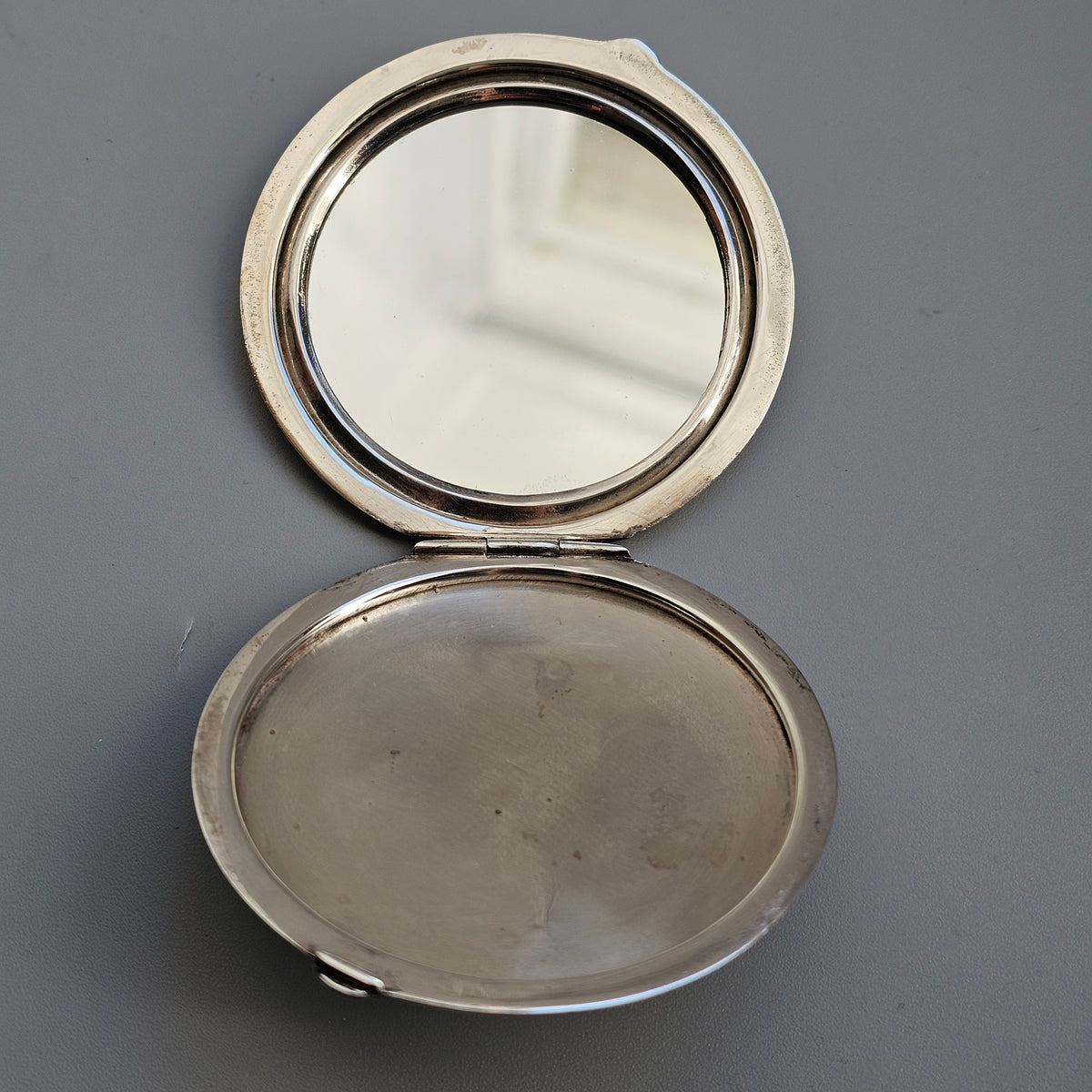 Vintage 1940s Sterling Silver Powder Compact 1946