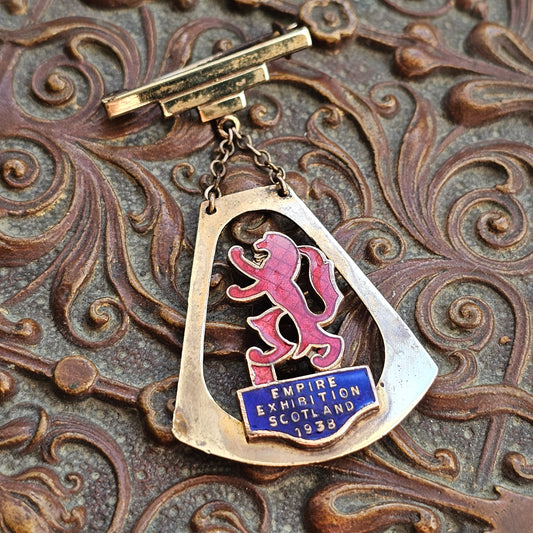 Vintage 1930s Empire Exhibition Scotland Enamel Souvenir Brooch