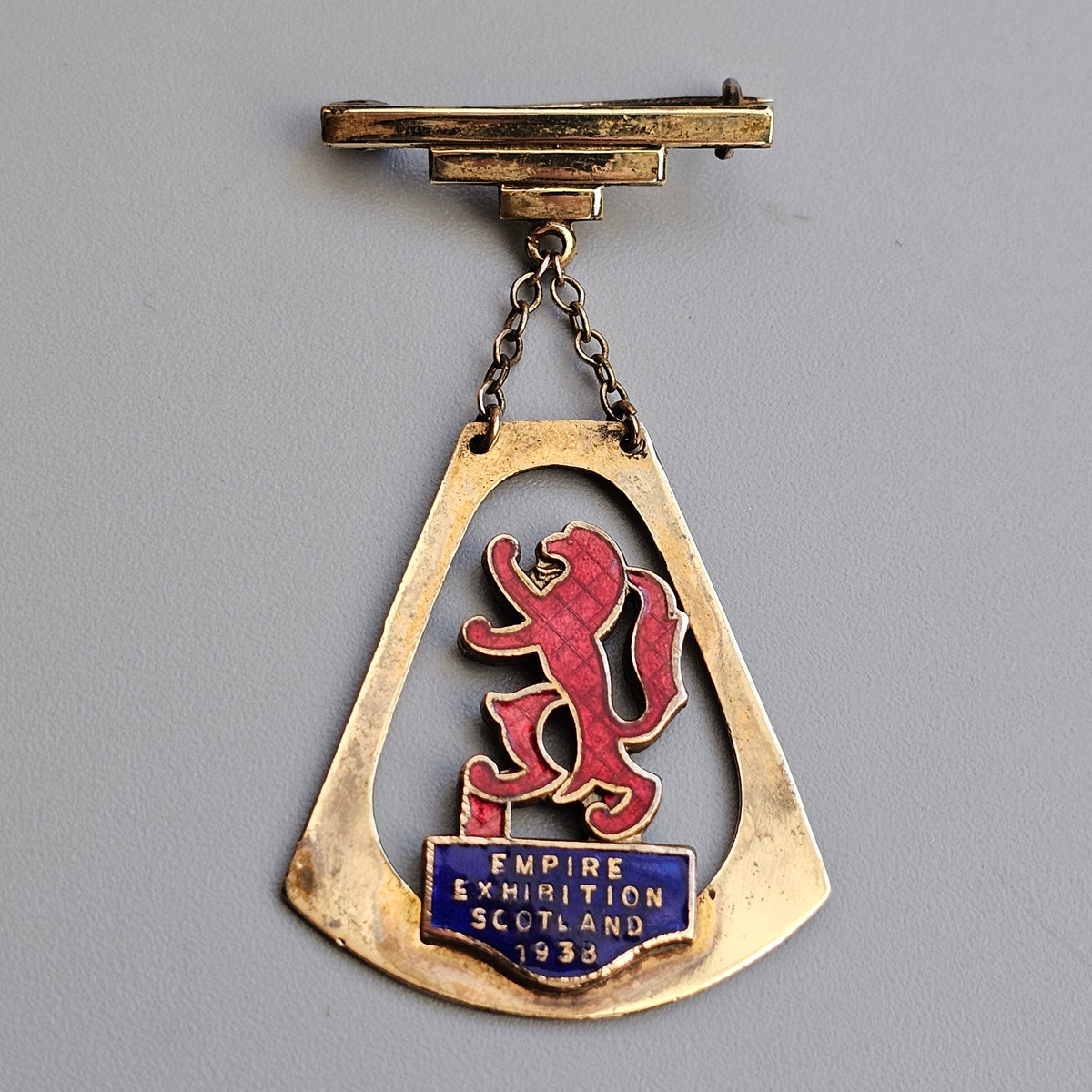 Vintage 1930s Empire Exhibition Scotland Enamel Souvenir Brooch