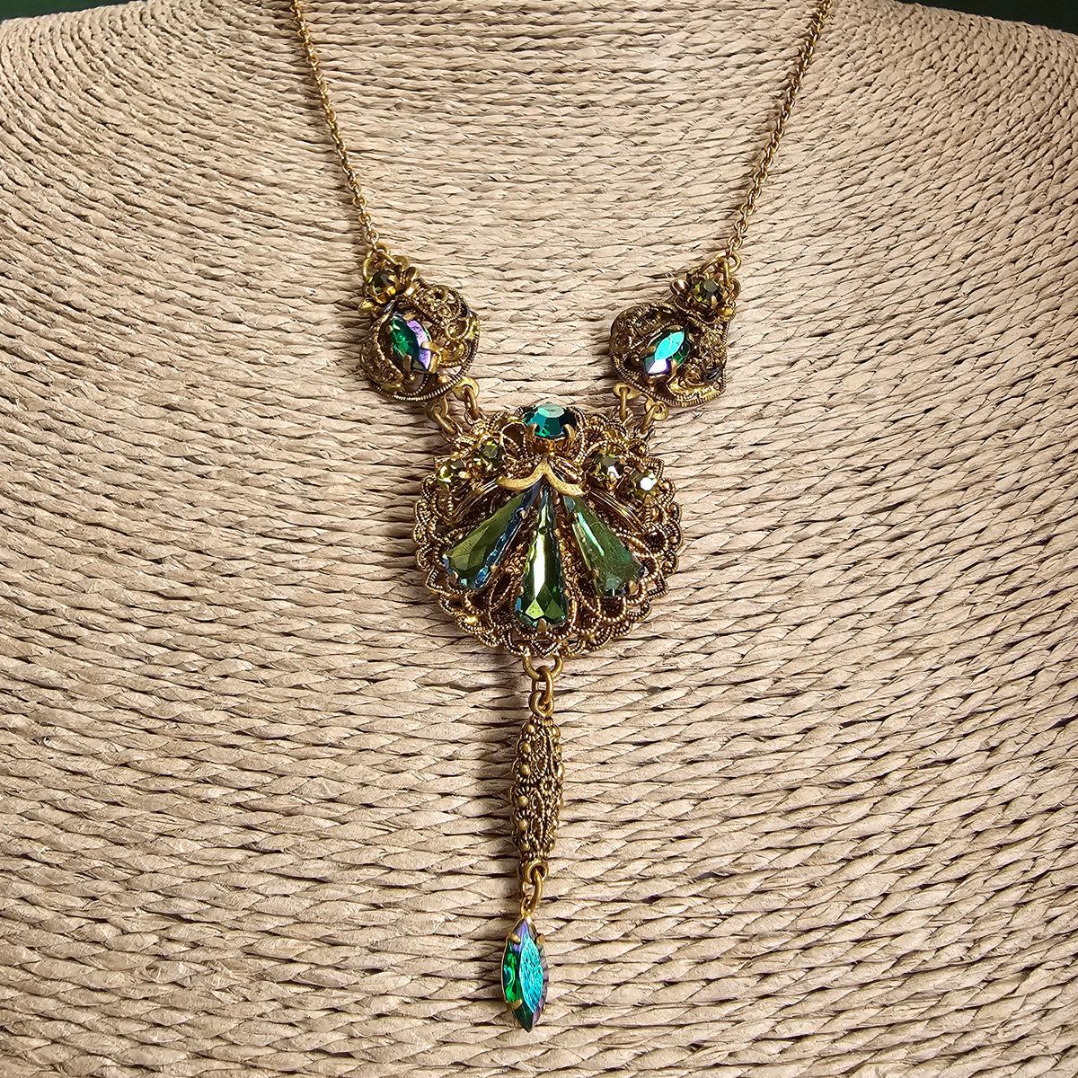 Vintage 1950s Green Aurora Borealis Filigree Rhinestone Necklace