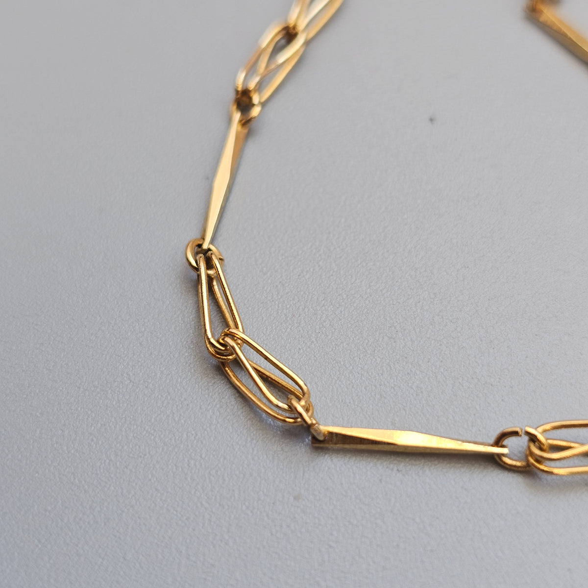 Vintage Trifari Gold Tone Fancy Link Chain Necklace