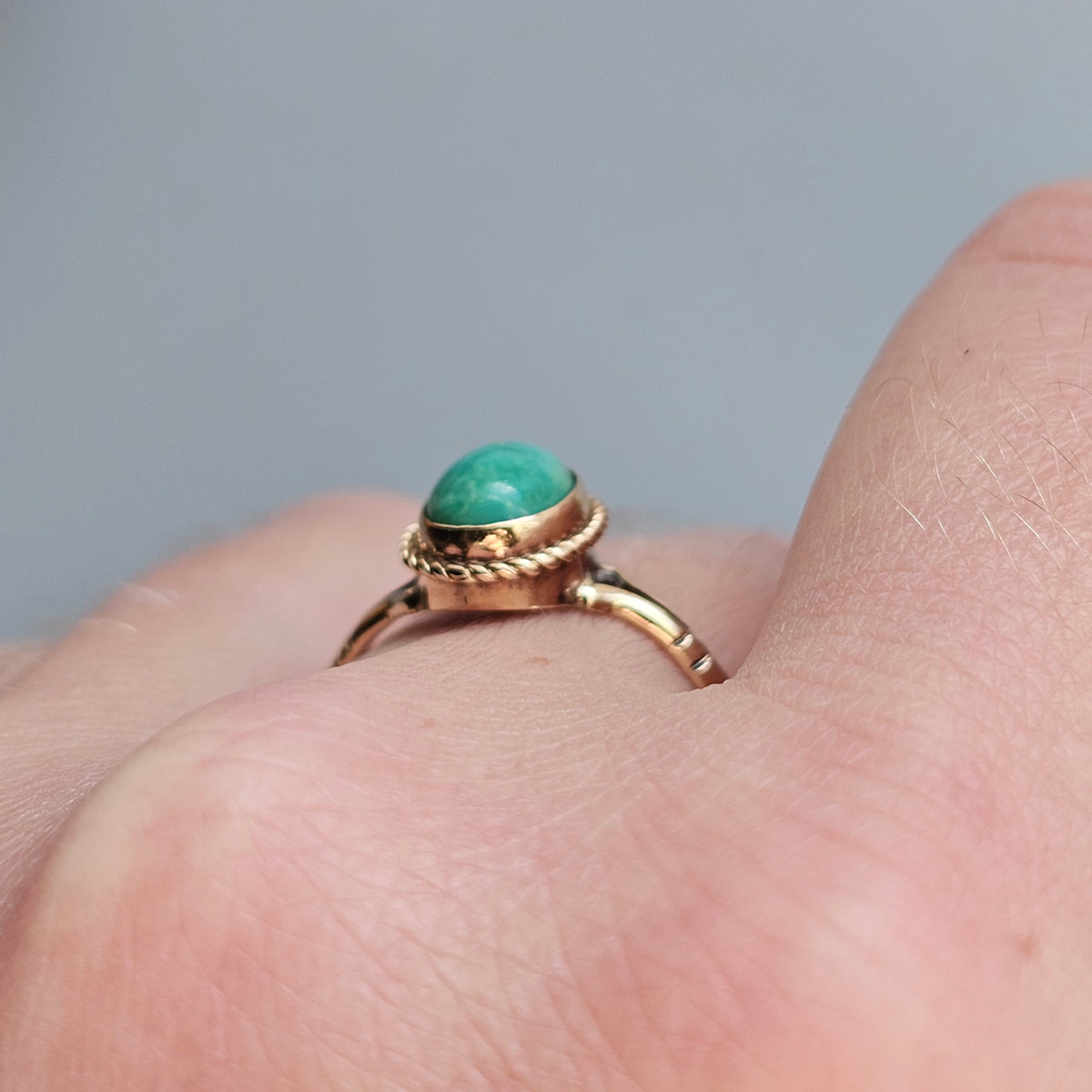Vintage 1980s 9ct Gold Turquoise Cabochon Ring 1988