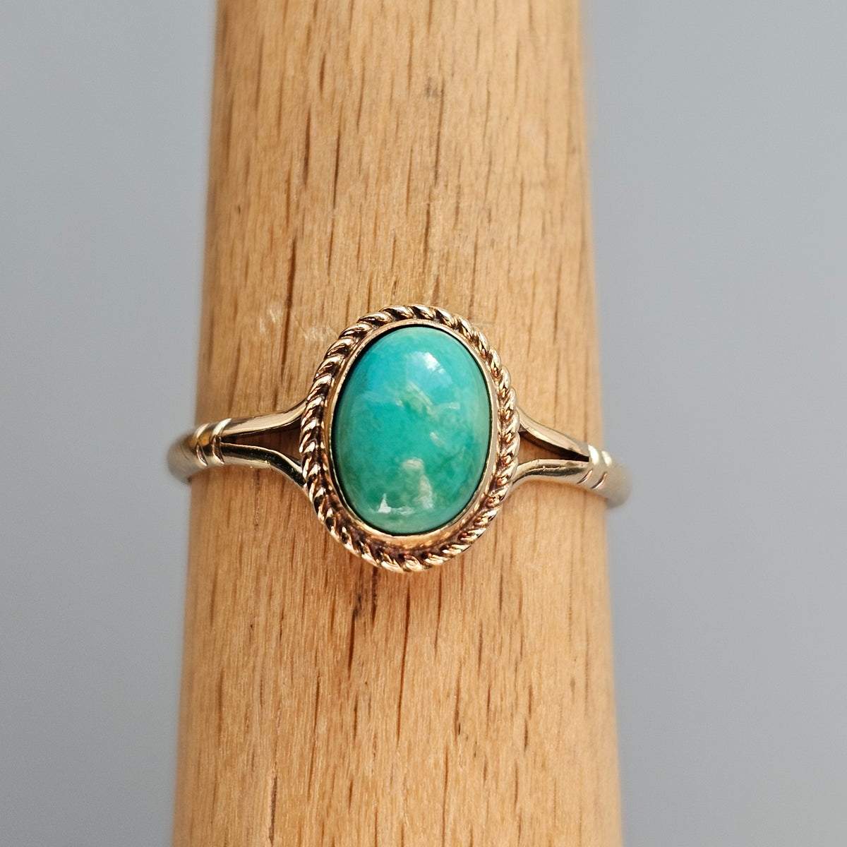 Vintage 1980s 9ct Gold Turquoise Cabochon Ring 1988