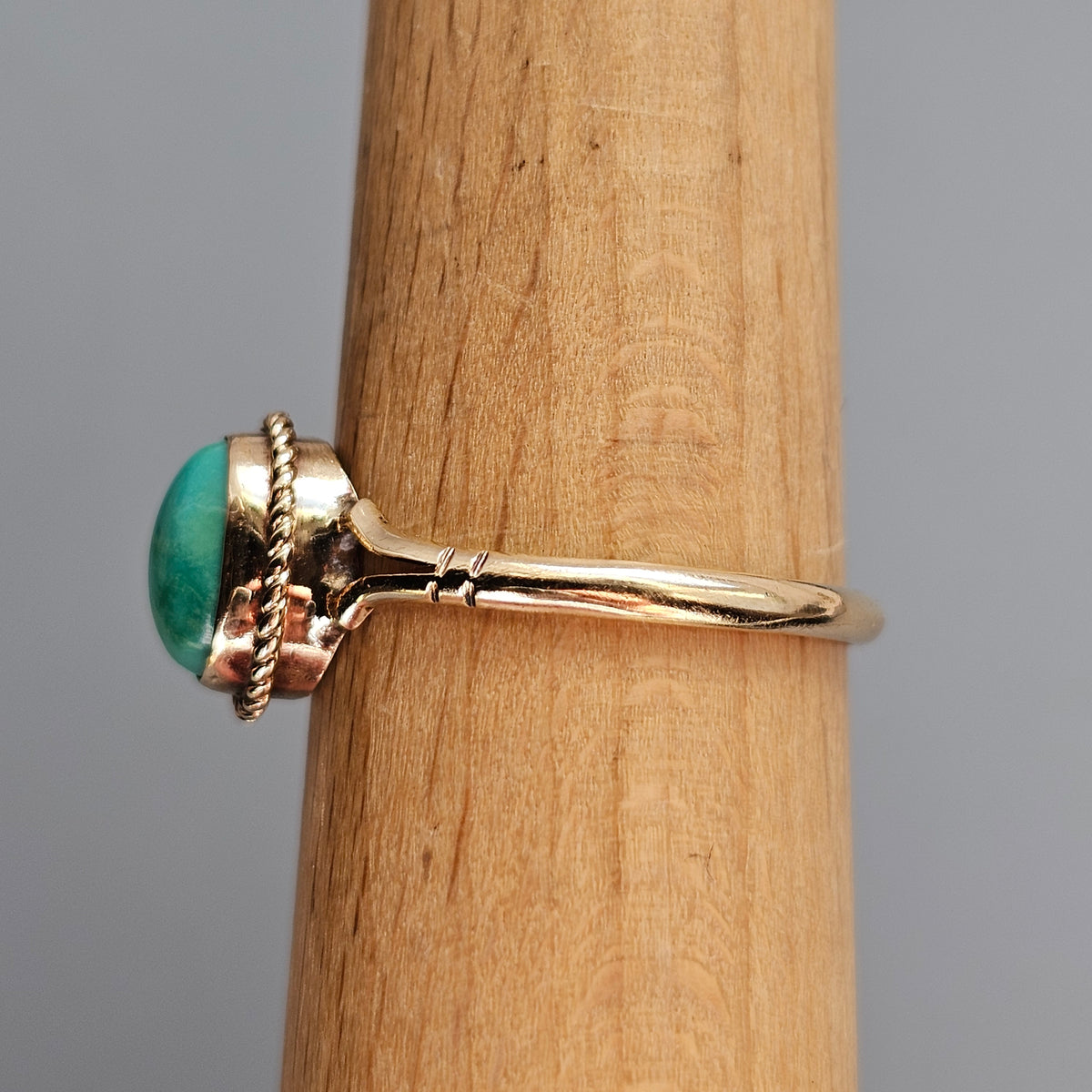 Vintage 1980s 9ct Gold Turquoise Cabochon Ring 1988
