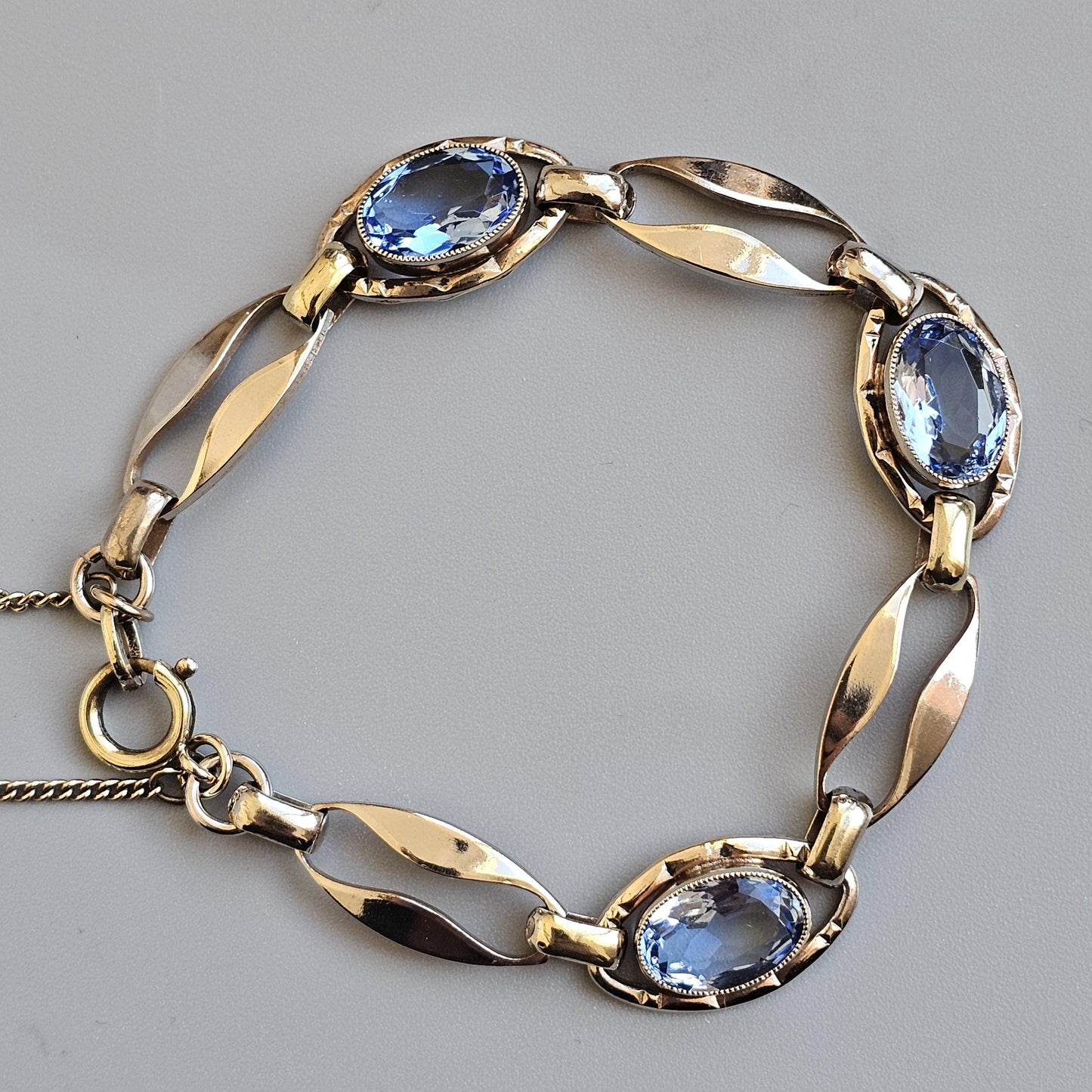 Vintage Art Deco to Midcentury Modern Electroplated Gold Tone & Blue Glass Chain Link Bracelet
