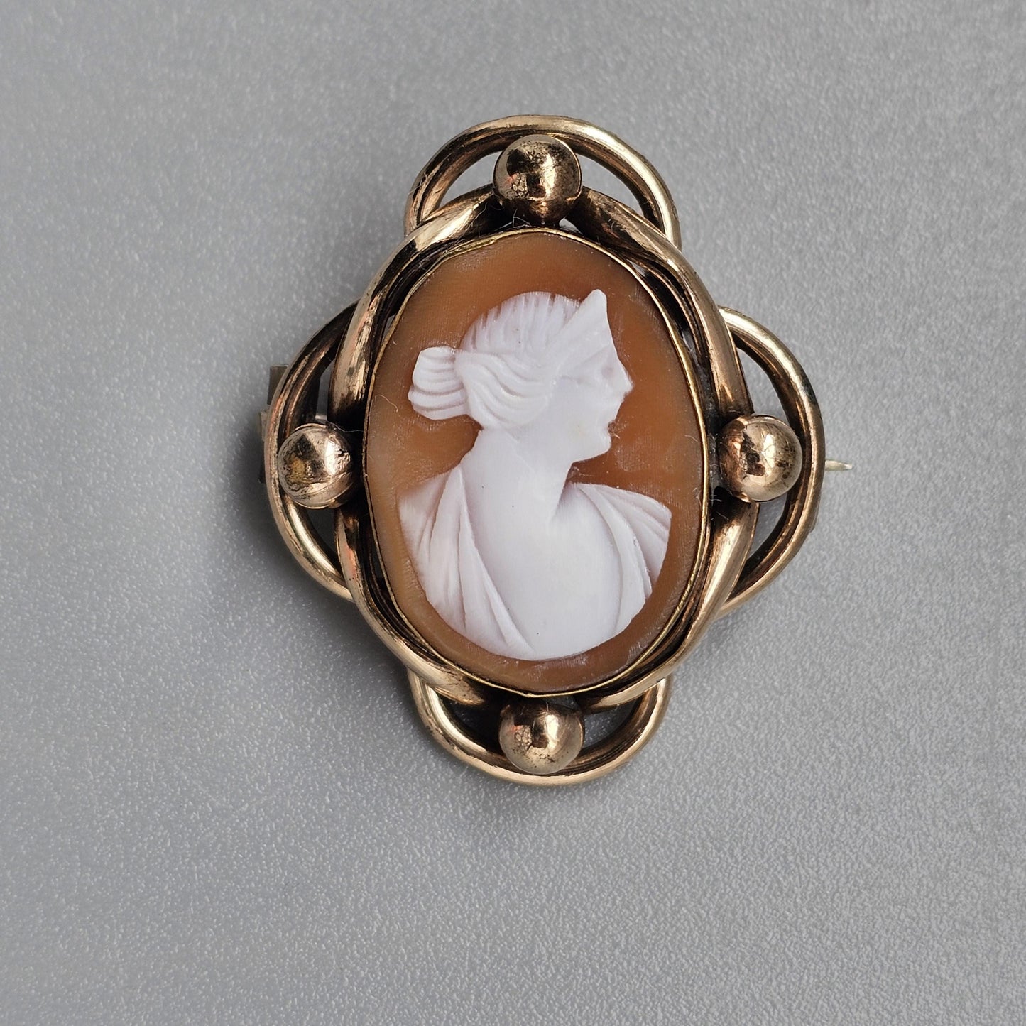 Small Antique Victorian Carved Shell Cameo Gold Tone Pinchbeck Brooch