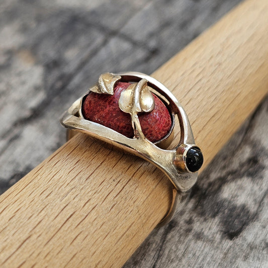 Vintage Sterling Silver Red Sponge Coral and Black Onyx Ring – 1990s Design, Organic Modern Statement Ring